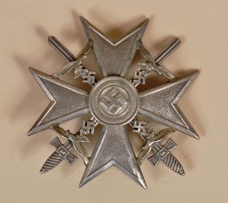 GERMAN WWII SPANISH CROSS IN SILVER WITH SWORDS.