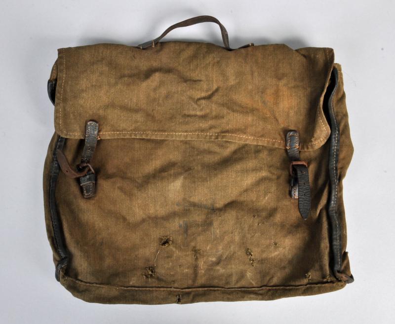 GERMAN WWII ARMY SMALL CLOTHING BAG.