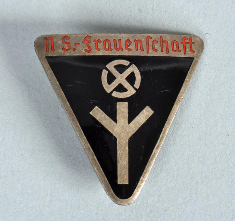 GERMAN WWII FAUENSCHAFT BADGE.