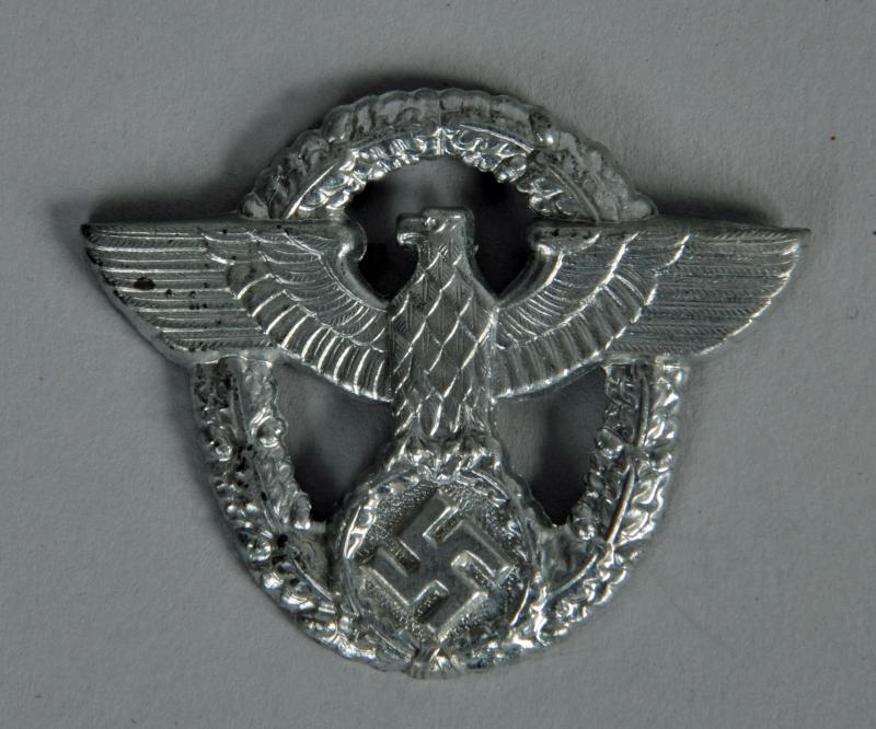 GERMAN WWII POLICE CAP EAGLE.