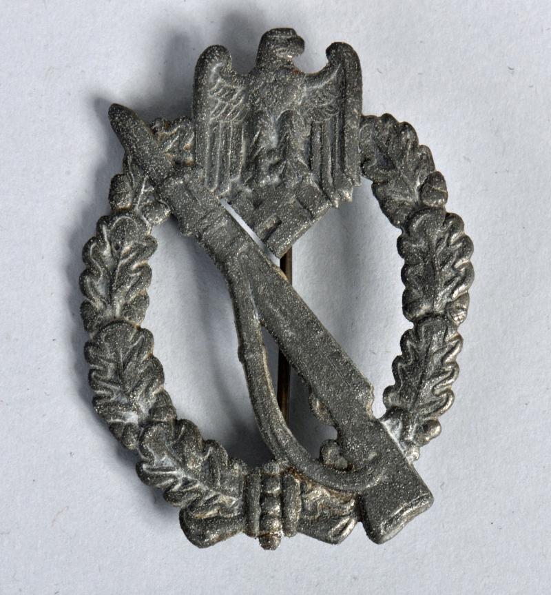 GERMAN WWII INFANTRY ASSAULT BADGE IN SILVER.