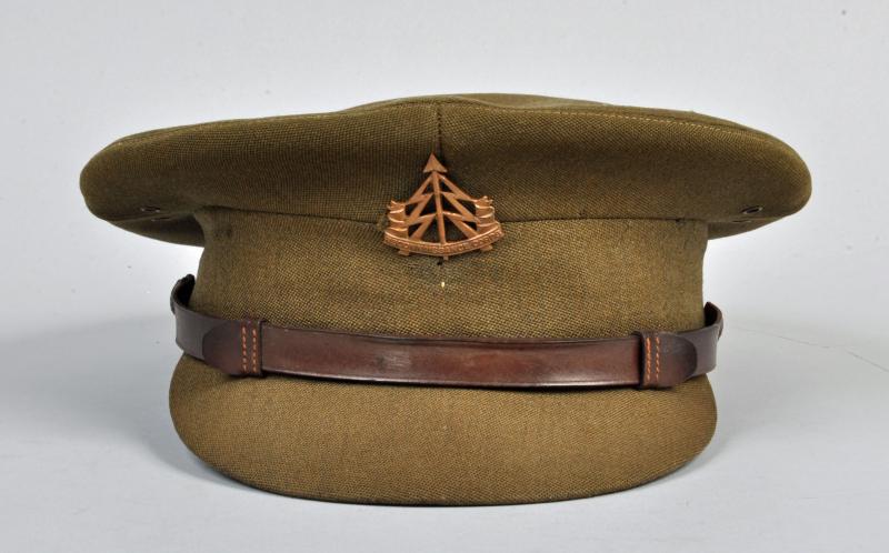 BRITISH WWII RECONNAISSANCE CORPS OFFICERS VISOR CAP.