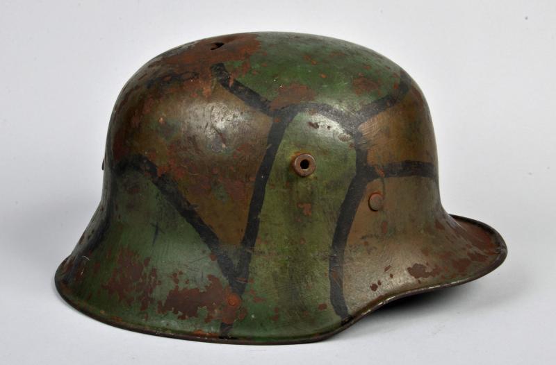 GERMAN WWI M.16 HELMET.