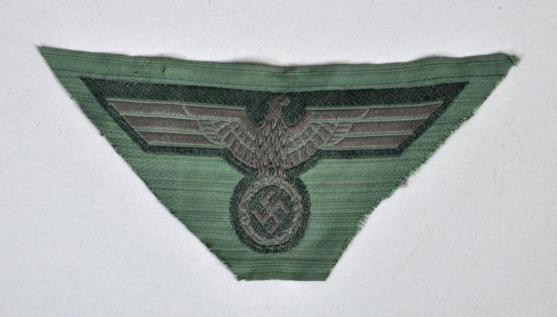 GERMAN WWII ARMY M.43 TUNIC EAGLE.