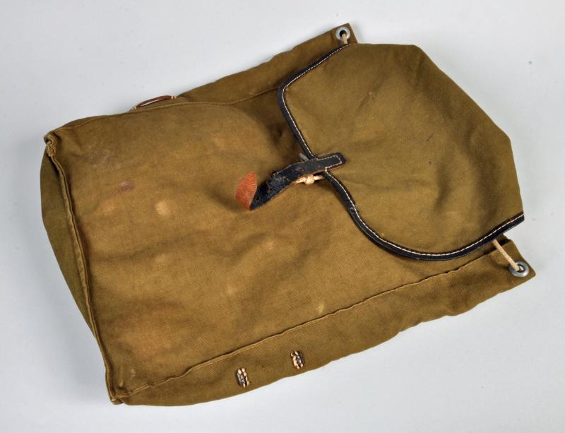 GERMAN WWII SOLDIER’S HAVERSACK, SMALL.