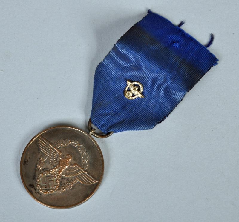 GERMAN WWII POLICE 8 YEAR LONG SERVICE MEDAL.