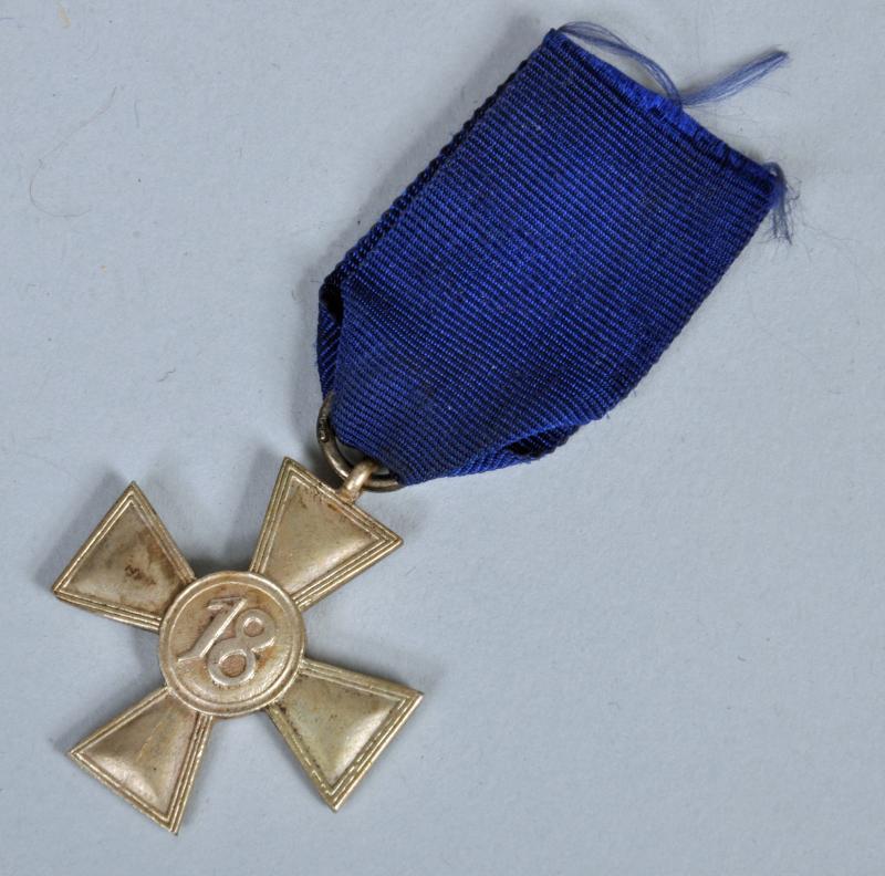 GERMAN WWII 18 YEAR ARMED FORCES LONG SERVICE MEDAL.