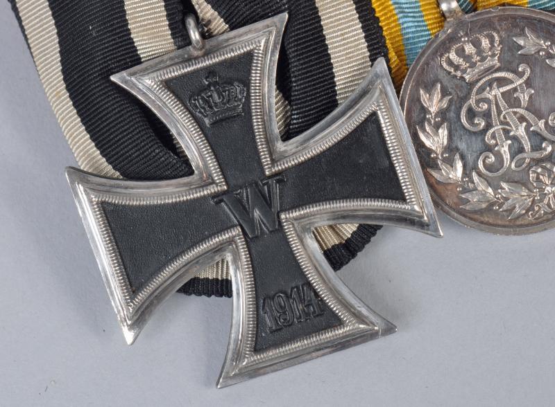 GERMAN WWI IRON CROSS 2ND CLASS MEDAL GROUP.