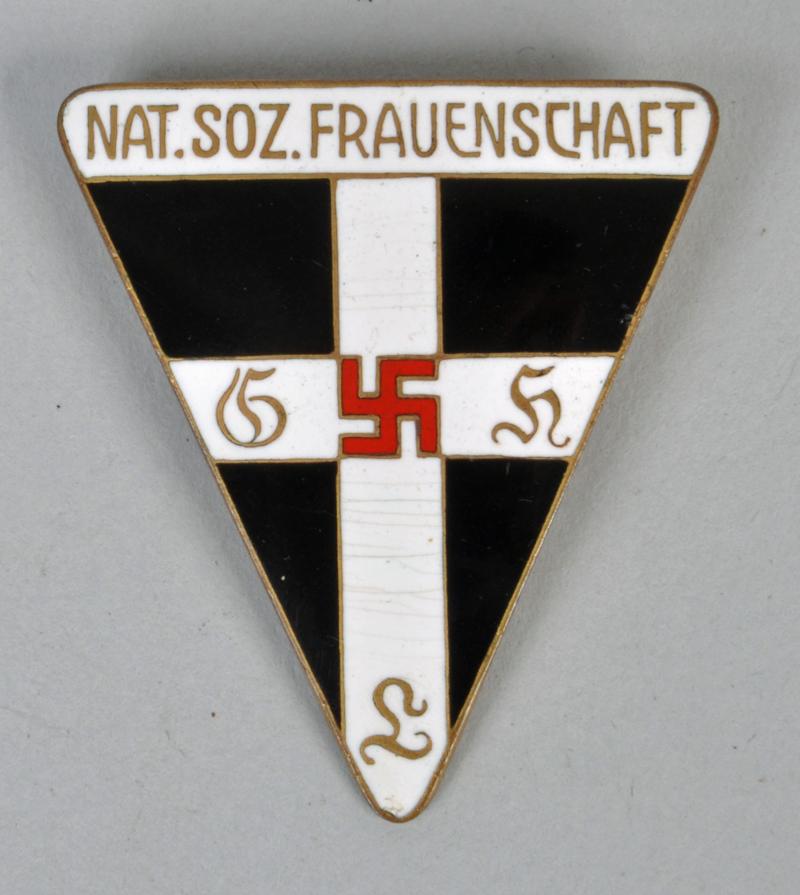 GERMAN WWII FRAUENSCHAFT BADGE.