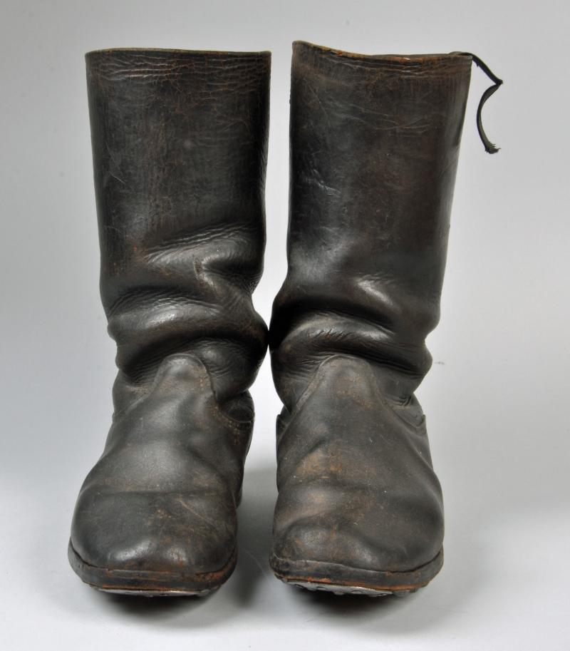GERMAN WWII COMBAT BOOTS.