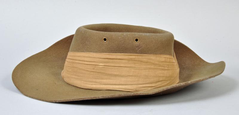 BRITISH WWII ROYAL SIGNALS SLOUCH CAP.