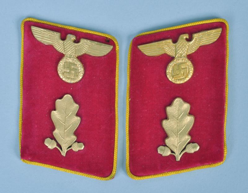 GERMAN WWII NSDAP COLLAR PATCHES.