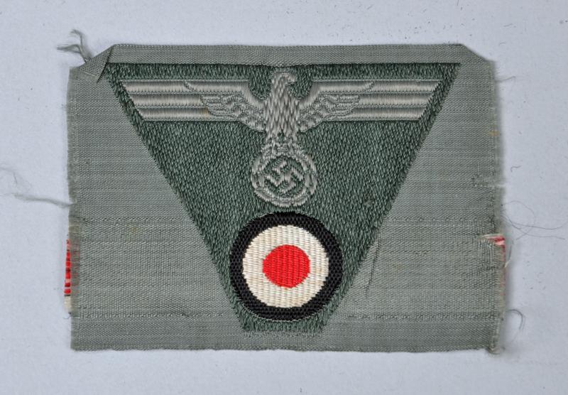 GERMAN WWII M.43 CAP EAGLE AND COCKADE.