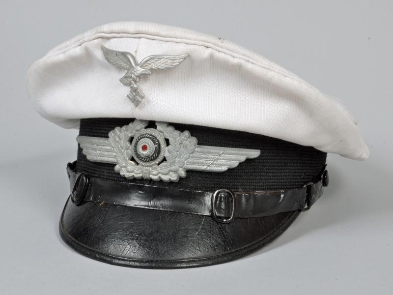 GERMAN WWII LUFTWAFFE MEDICAL SERVICE WHITE TOP VISOR CAP.