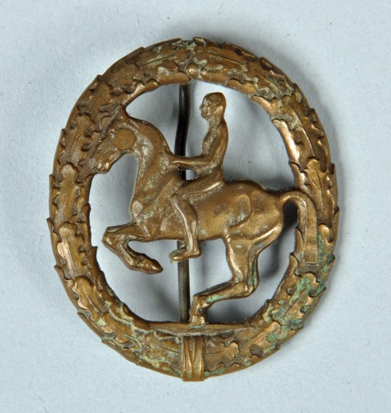 GERMAN WWII RIDING ASSOCIATION BADGE.