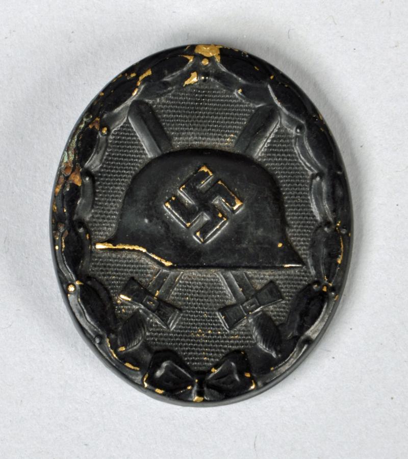 GERMAN WWII WOUND BADGE IN BLACK, BRASS TYPE.