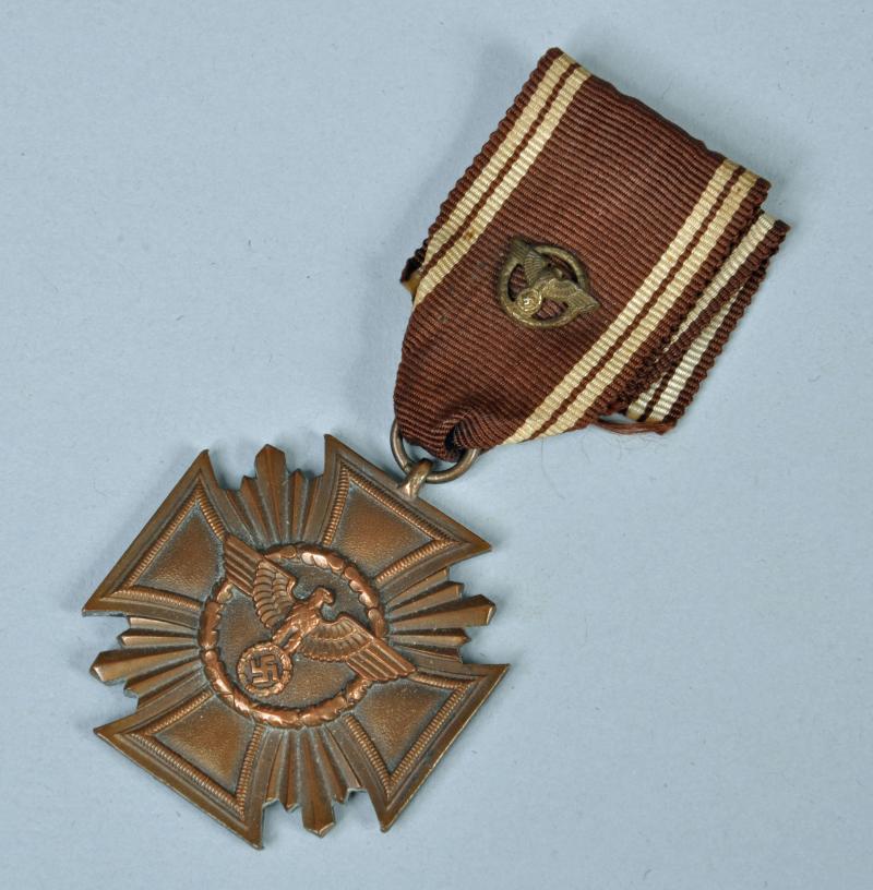 GERMAN WWII NSDAP 10 YEAR SERVICE MEDAL.