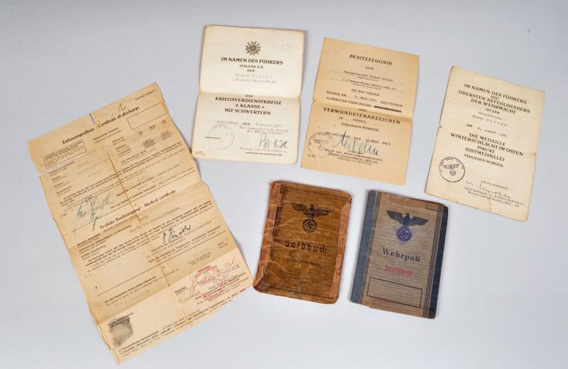 GERMAN WWII PANZER DOCUMENT GROUP.