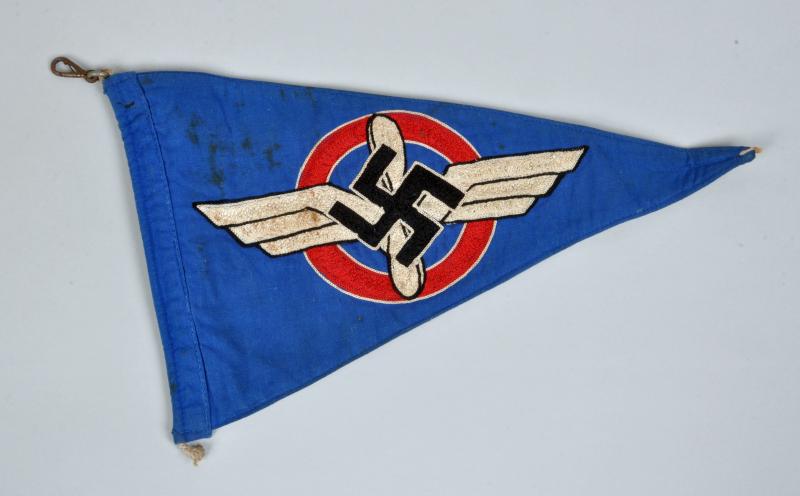 GERMAN WWII DLV VEHICLE PENNANT.