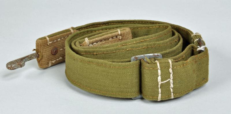 GERMAN WWII BREAD BAG STRAP WITH TROPICAL FITTINGS.