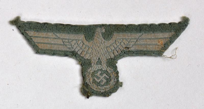 GERMAN WWII ARMY M.43 OR OVERSEAS CAP EAGLE.