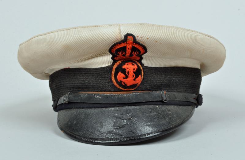 BRITISH WWI ROYAL NAVAL WHITE TOP VISOR CAP.