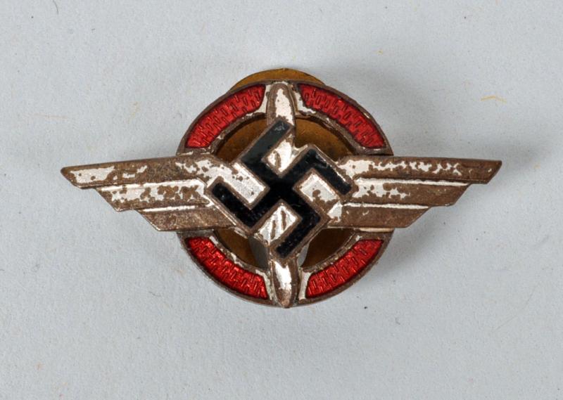 GERMAN WWII DLV MEMBERSHIP PIN.