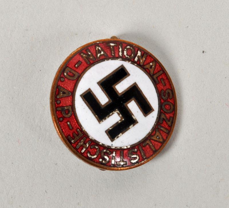 GERMAN WWII NSDAP PARTY BADGE. 19 CM UNMARKED.