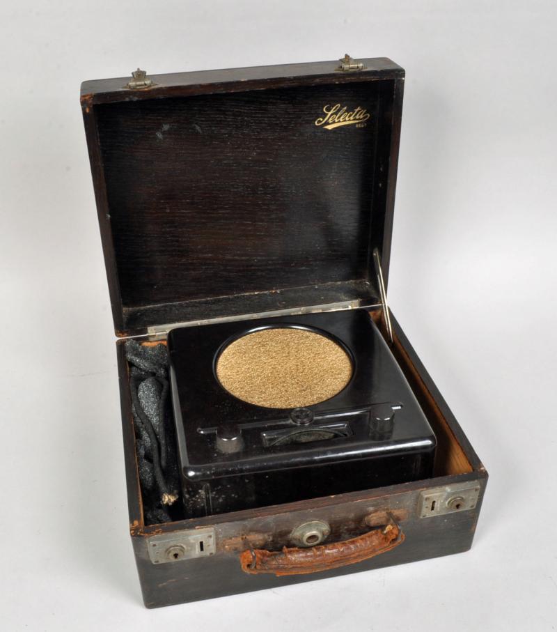 Regimentals GERMAN WWII VOLKS RADIO.