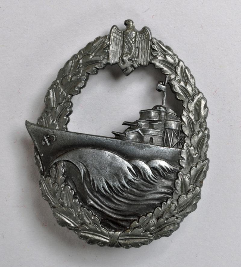 GERMAN WWII KRIEGSMARINE DESTROYER BADGE.