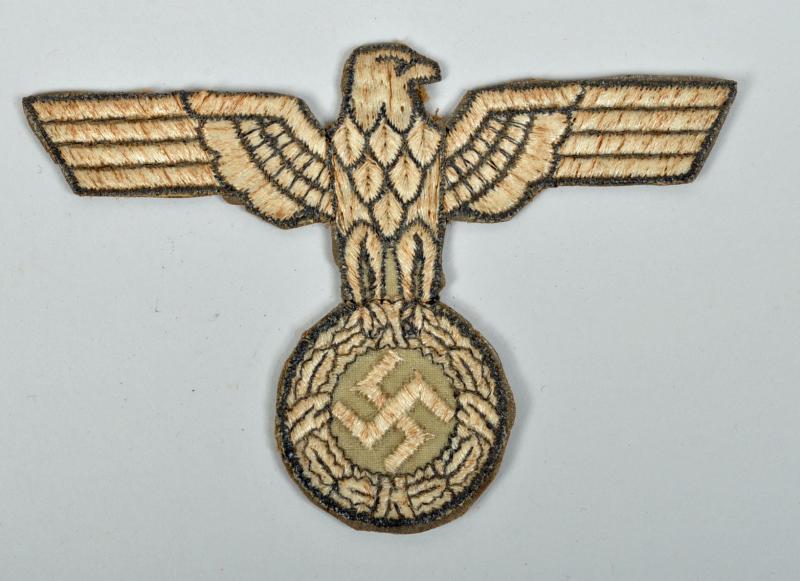 GERMAN WWII CAR PENNANT EAGLE.