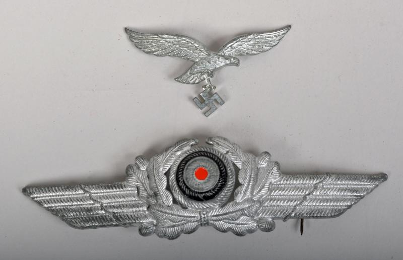 GERMAN WWII LUFTWAFFE EAGLE AND COCKADE CAP SET.