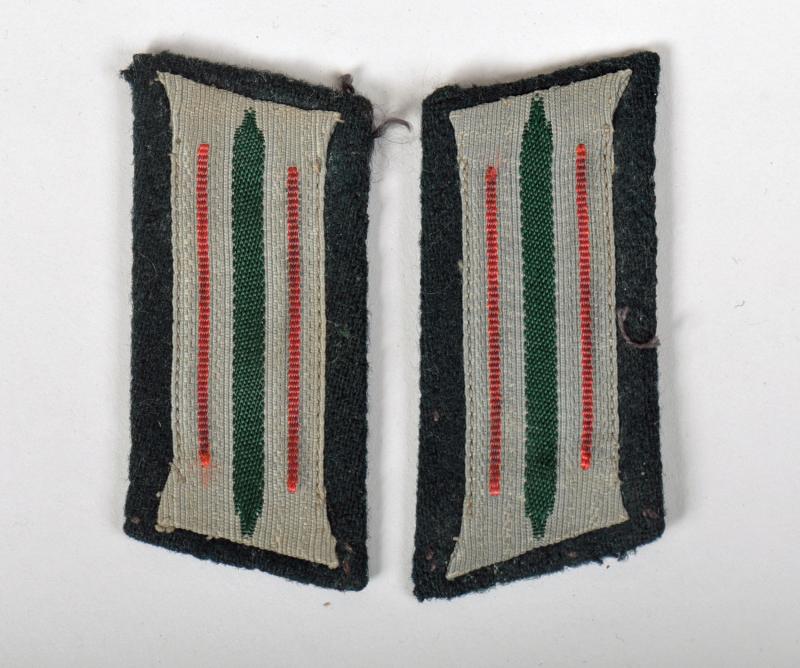 GERMAN WWII ARTILLERY OR CHEMICAL WARFARE ARM OF SERVICE COLLAR PATCHES.