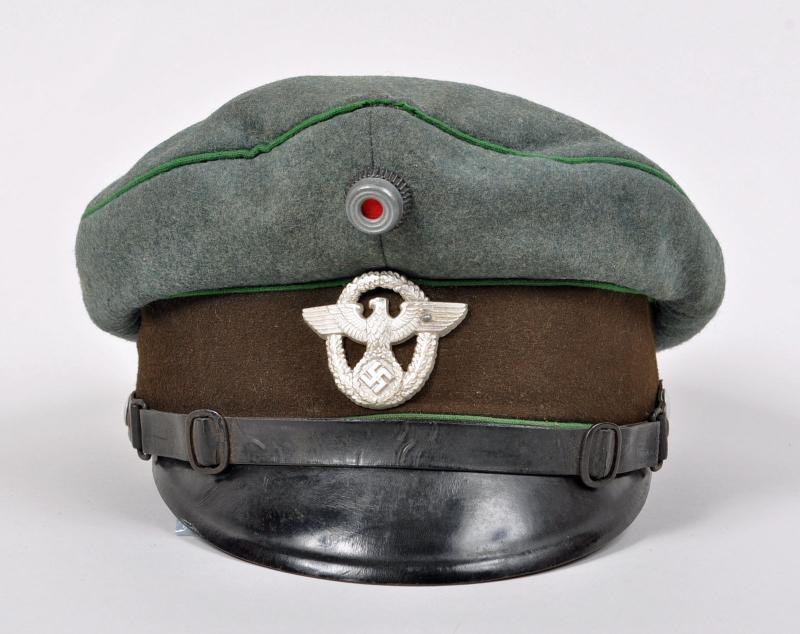 GERMAN WWII SCHUTZPOLIZEI VISOR CAP.