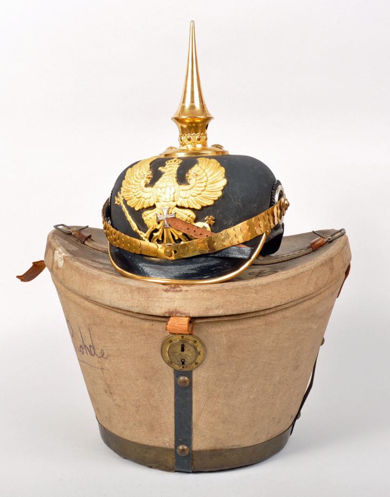 GERMAN WWI PRUSSIAN RESERVE MEDICAL OFFICERS PICKELHAUBE.