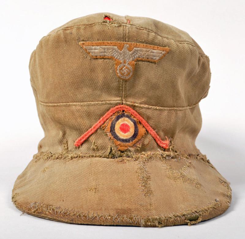 GERMAN WWII PANZER AFRIKA M.40 VISOR FIELD CAP.