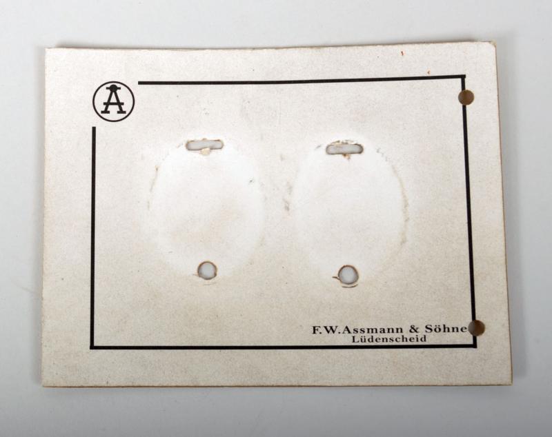 GERMAN WWII ASSMANN’S SALEMAN’S SAMPLE CARD.