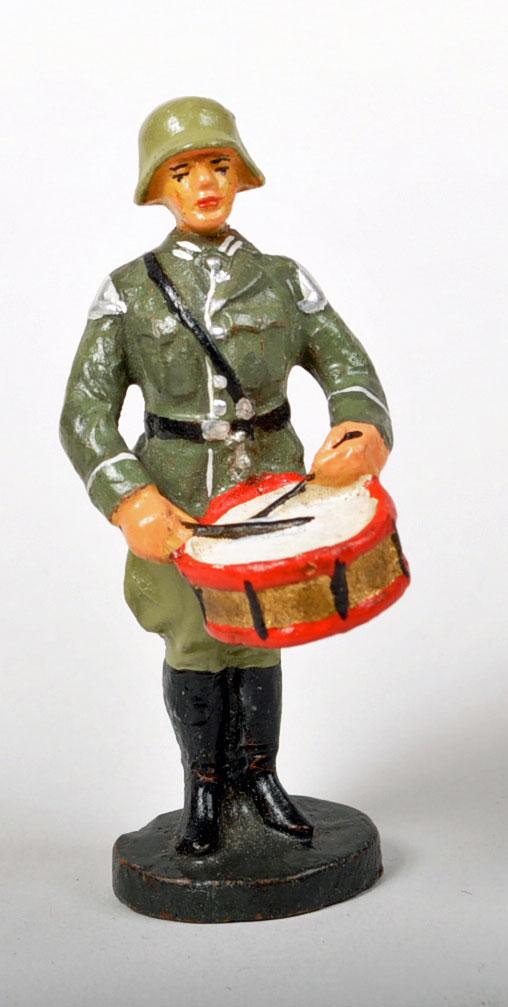 GERMAN WWII ELASTOLIN ARMY DRUMMER.