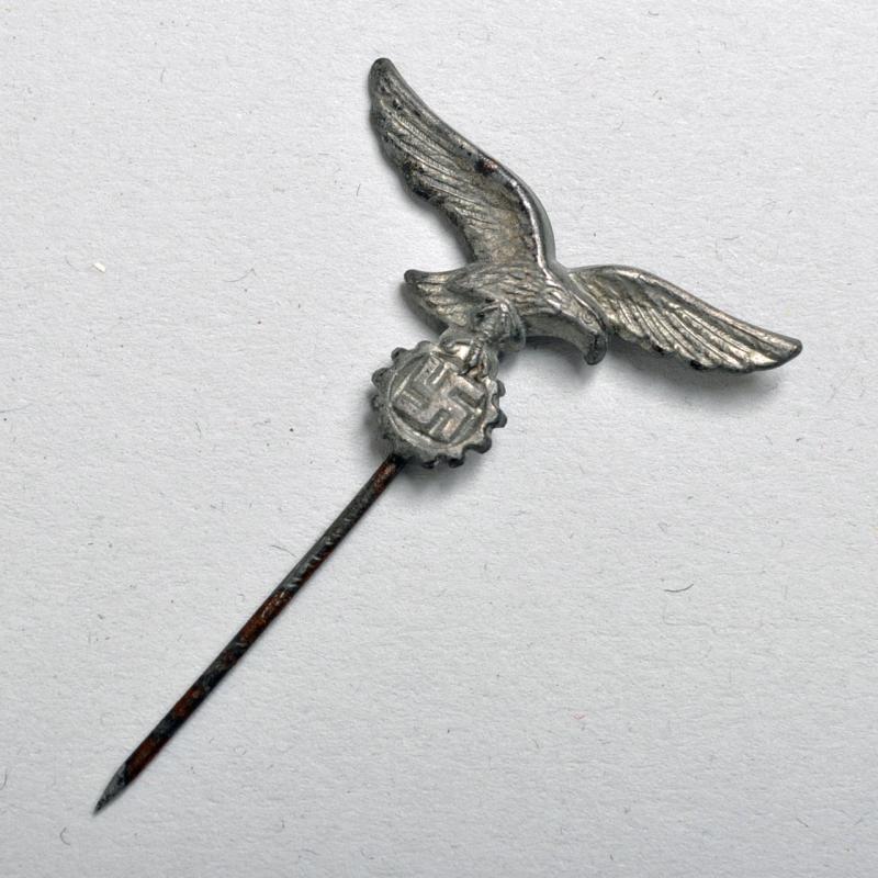 GERMAN WWII CIVILIAN FLAK WARDEN PIN.