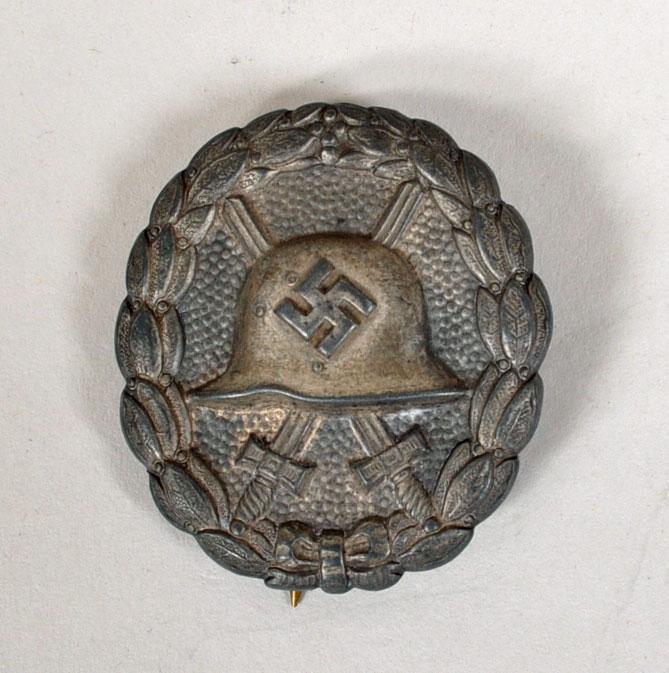 GERMAN WWII 1936 CONDOR LEGION WOUND BADGE IN SILVER.