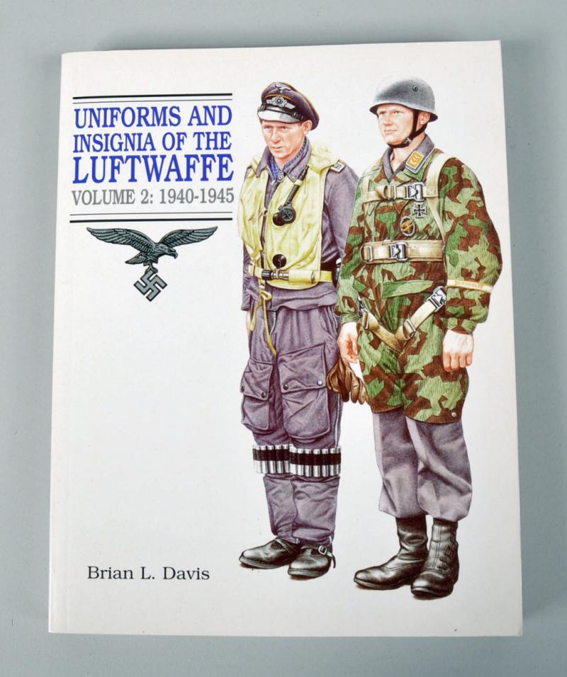 UNIFORMS & INSIGNIA OF THE LUFTWAFFE VOLUME 2.