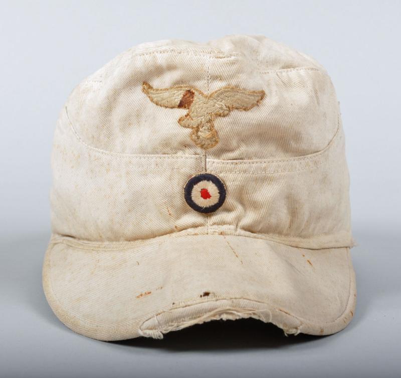GERMAN WWII LUFTWAFFE TROPICAL VISORED FIELD CAP.