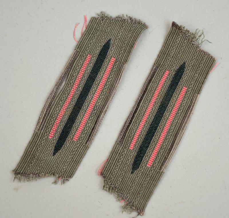 GERMAN WWII PANZER COLLAR PATCHES.