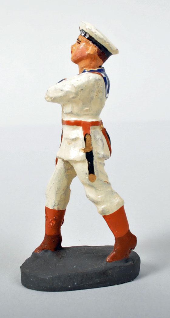 GERMAN WWII ELASTOLIN NAVAL STANDARD-BEARER FIGURE.