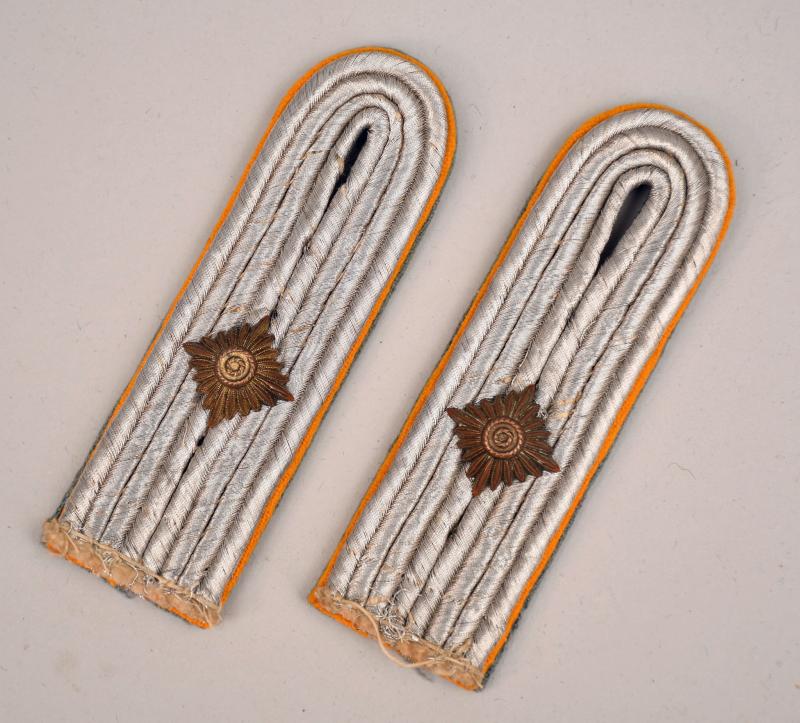 GERMAN WWII LUFTWAFFE RESERVE OFFICERS SHOULDER BOARDS.