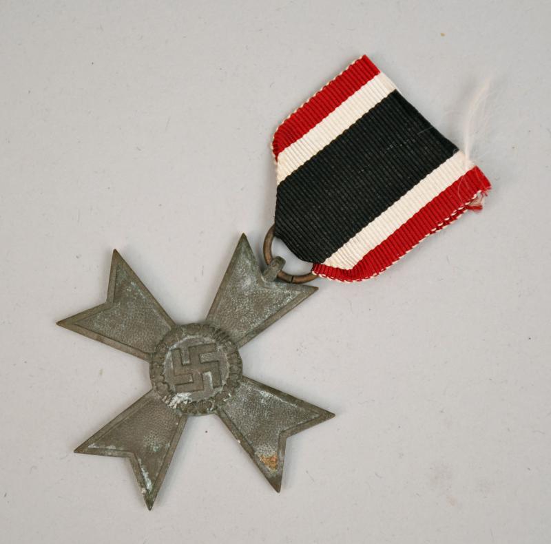 GERMAN WWII WAR SERVICE CROSS WITHOUT SWORDS.