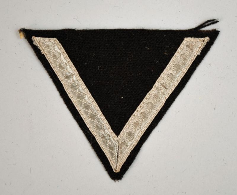 GERMAN WWII WAFFEN SS STURMANN RANK CHEVRON ARM BAND, LATE WAR TYPE.