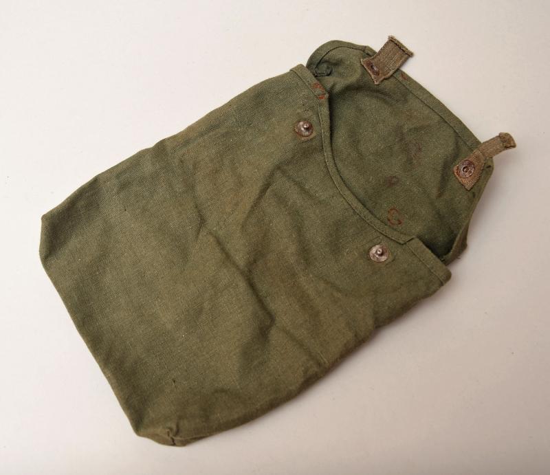 GERMAN WWII GAS CAPE BAG.