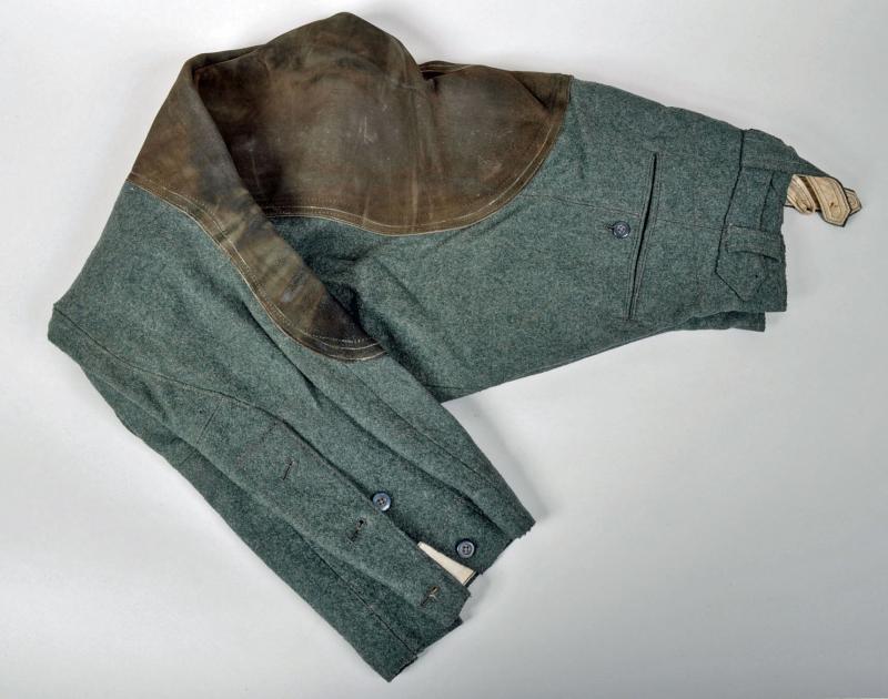 GERMAN WWII CAVALRY TROOPERS BREECHES.