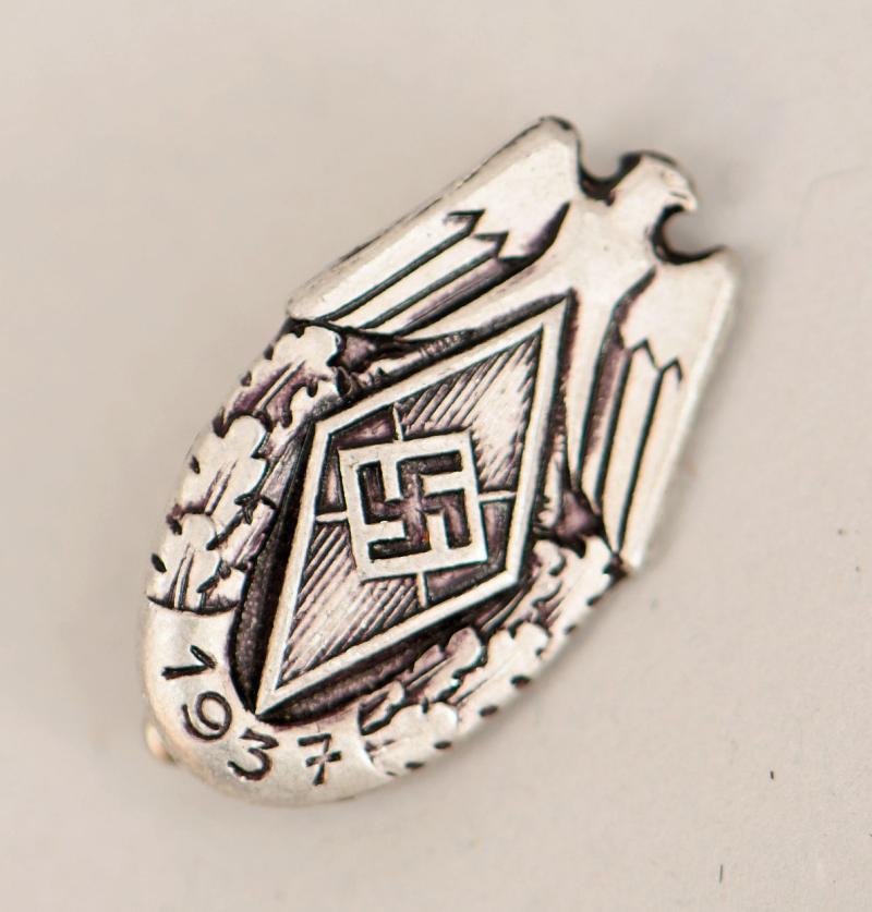 GERMAN WWII HITLER YOUTH REICHSSPORTWETTKAMPFE WINNERS BADGE FOR 1937.